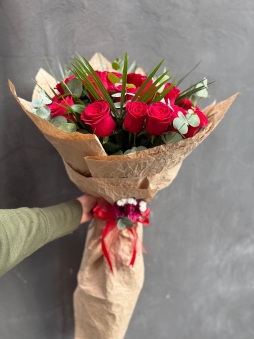 Classic Red Rose Bouquet – Klasik Kırmızı Gül Buketi